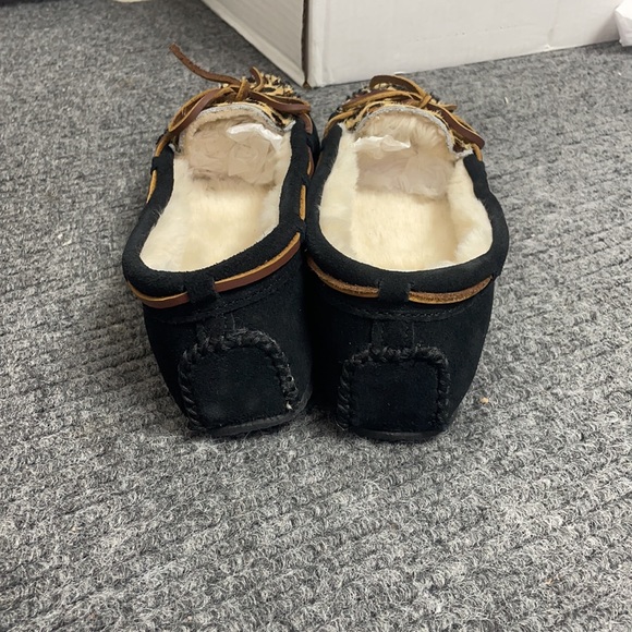 Minnetonka Women’s Leopard Cally Slipper (3169) - Picture 3 of 8